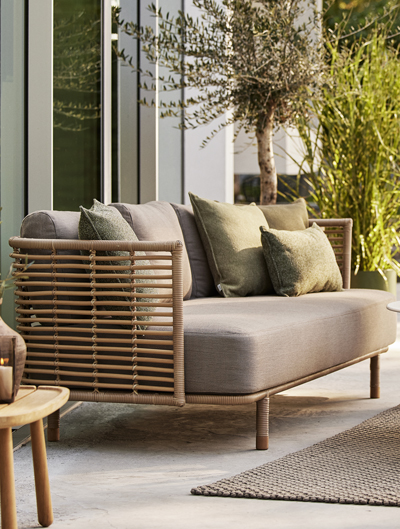 Outdoor Sofas + Sectionals